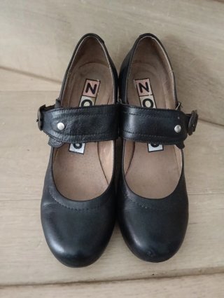 Zapatos elegantes Nous con tacón de piel negros