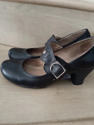 Zapatos elegantes Nous con tacón de piel negros