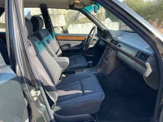 Mercedes-Benz E 300D W124