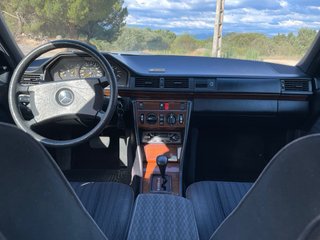 Mercedes-Benz E 300D W124