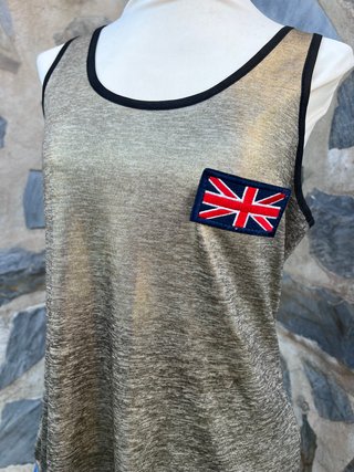 Camiseta tirantes dorada metalizada con parche