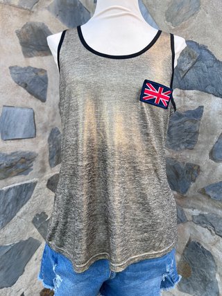Camiseta tirantes dorada metalizada con parche