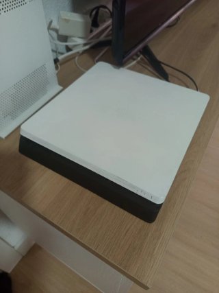 PS4 Slim