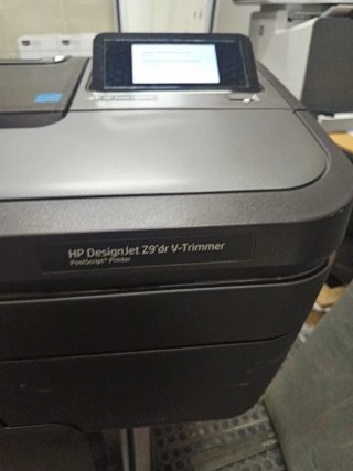 Plotter HP Designjet Z9+dr V-Trimmer