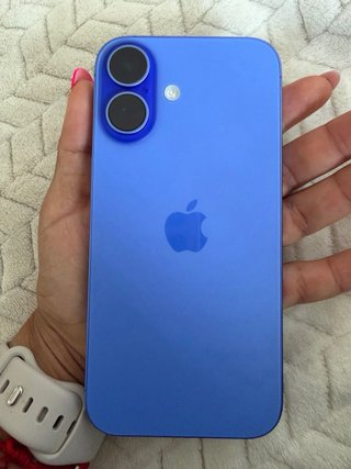 iPhone Apple con batteria al 93%