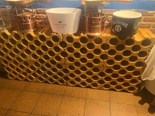 Mueble expositor botellas de vino