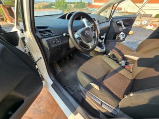 Toyota Verso 2011