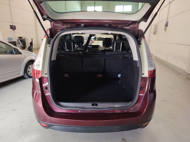 Renault Grand Scenic 2012