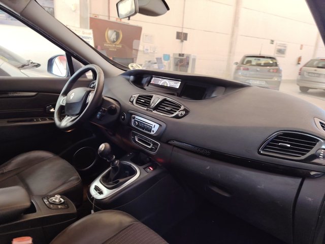 Renault Grand Scenic 2012