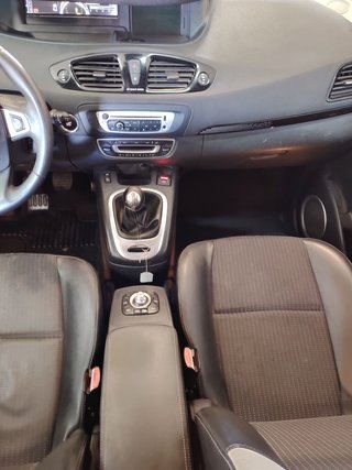 Renault Grand Scenic 2012