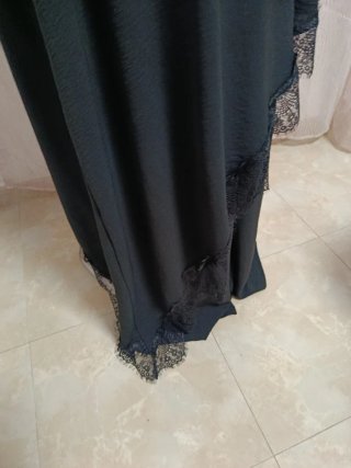 Conjunto negro asimétrico con encaje