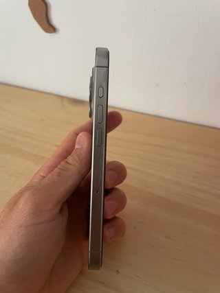 iPhone 15 Pro 128GB Plata. Bateria al 88%