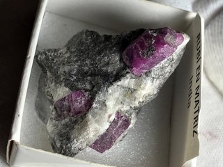 Rubí Bruto India Mineral + Regalo