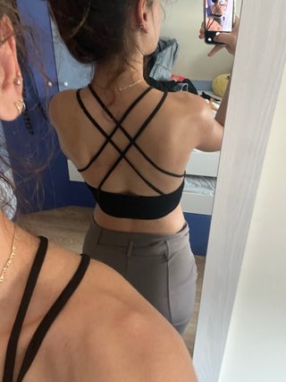 Top negro espalda descubierta
