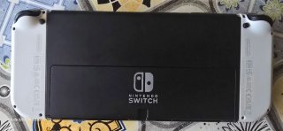 Nintendo Switch OLED Bianca