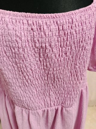 Blusa rosa con escote cuadrado