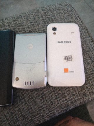 Lotto di 7 cellulari LG, Motorola, Sony Ericsson