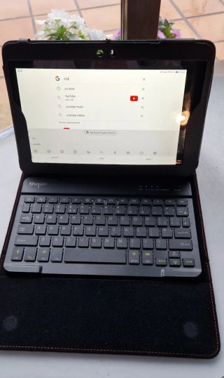 Teclado Bluetooth Sharon con funda para tablet
