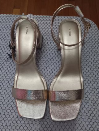 Sandalias doradas tacón bloque