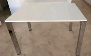 Conjunto formado por mesa y 4 sillas