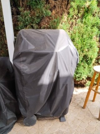 Barbacoa a gas con piedras volcánicas