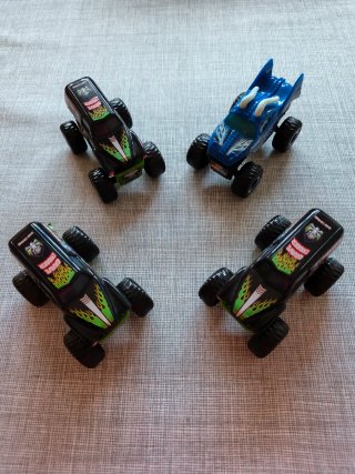 4 Coches Monster Truck