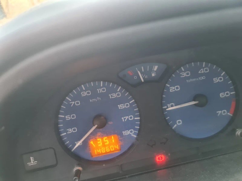 Peugeot 106 2001 - foto 1