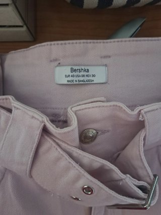 Shorts vaqueros rosas con cinturón