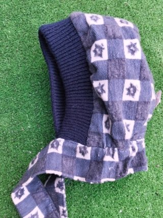 Gorro infantil cuadros y estrellas