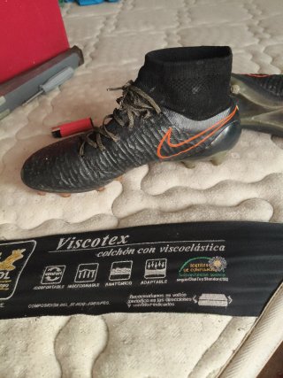 Botas de fútbol Nike Talla 42