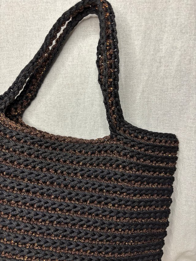 Borsa uncinetto nera e marrone lurex