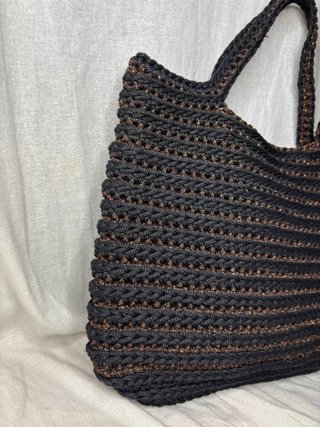 Borsa uncinetto nera e marrone lurex