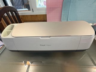 Cricut Maker + EasyPress 2 + Accesorios