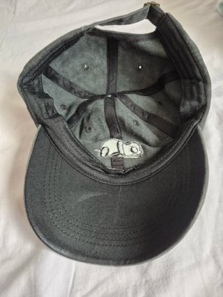 Gorra bordada panda gris