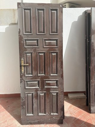Lote 9 puertas de madera maciza marrón