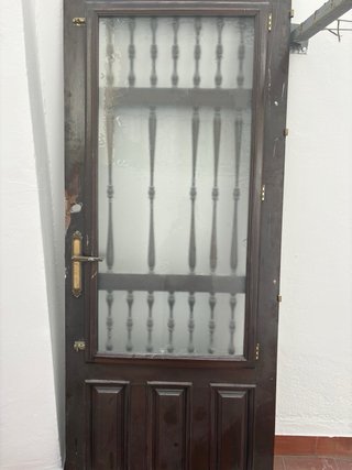 Lote 9 puertas de madera maciza marrón