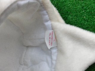 Gorro de bebé blanco con pompón