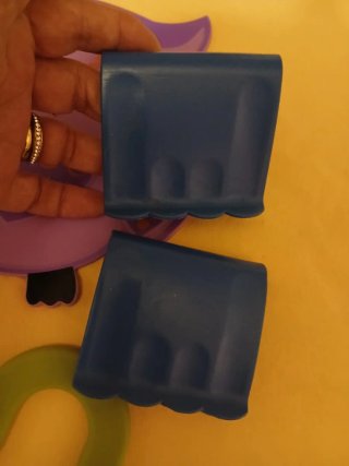 Sottopentola silicone gufo viola + 2 tappi blu