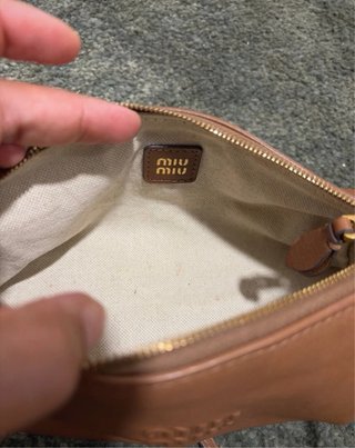 Bolso Miu Miu Marrón Cilindro