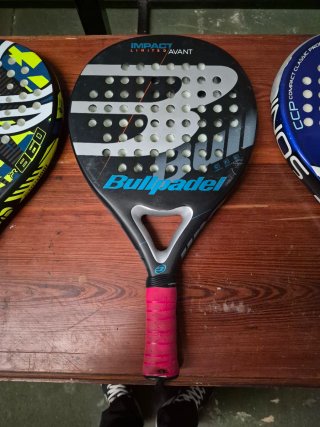 5 Racchette da Padel Bullpadel, Vairo e Artengo