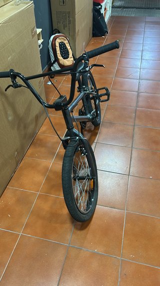 Bicicleta BMX gris