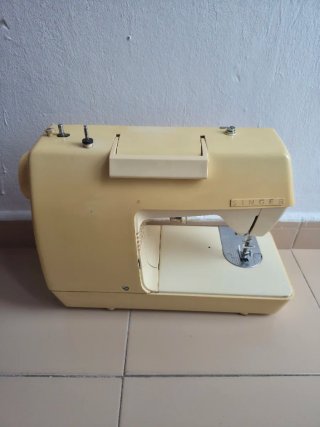 Máquina de coser Singer Starlet beige