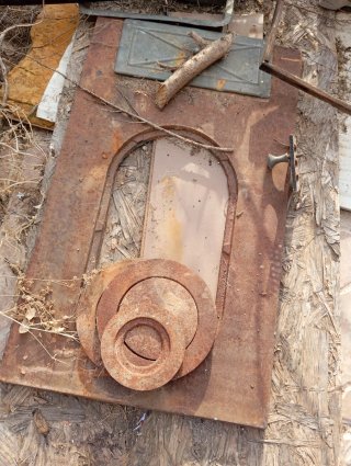 Estufa de obra leña antigua de hierro fundido