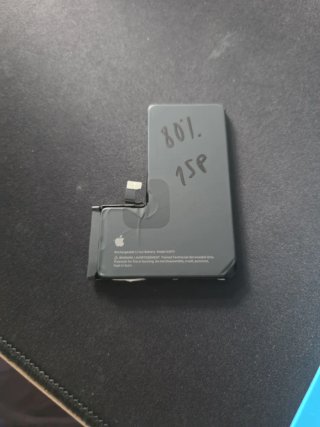 Batería iPhone 15 Pro 80%