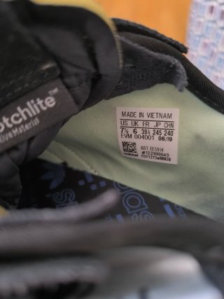 Zapatillas Adidas Negras y Blancas