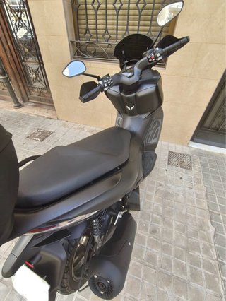 Zontes 125 Scooter Negra Casi Nueva