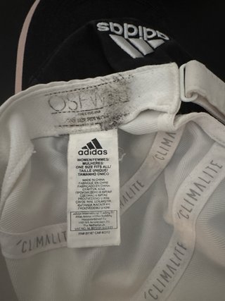 Gorra Adidas Blanca climalite, tal cual las fotos.