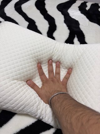 Almohada viscoelástica blanca