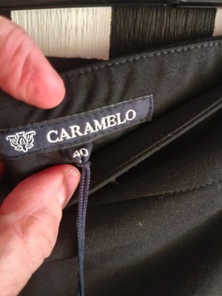 Falda Caramelo Talla 40 Negra