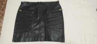 Conjunto Top Rosa Metálico y Falda Negra